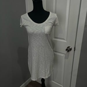 White GAP easy comfort tshirt dress